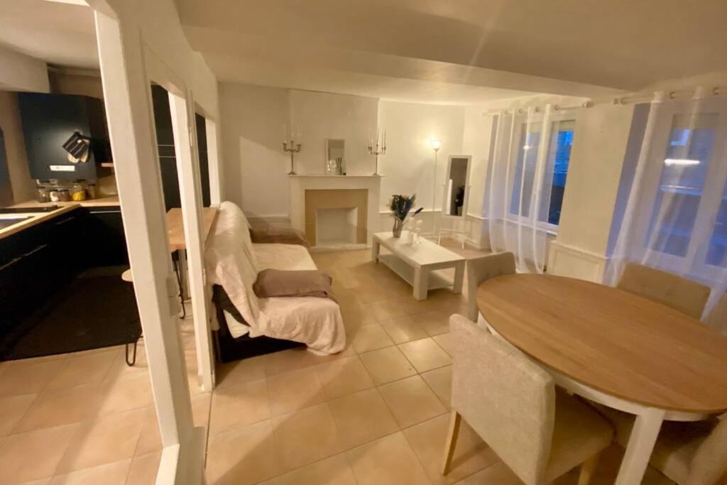 La Reine Appartement Avranches Buitenkant foto